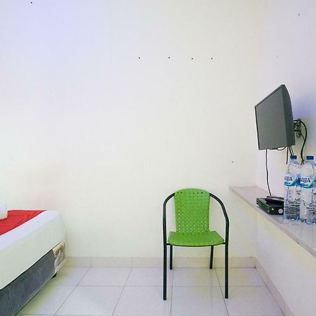 Hotel Reddoorz @ Pematangsiantar 2 Esterno foto