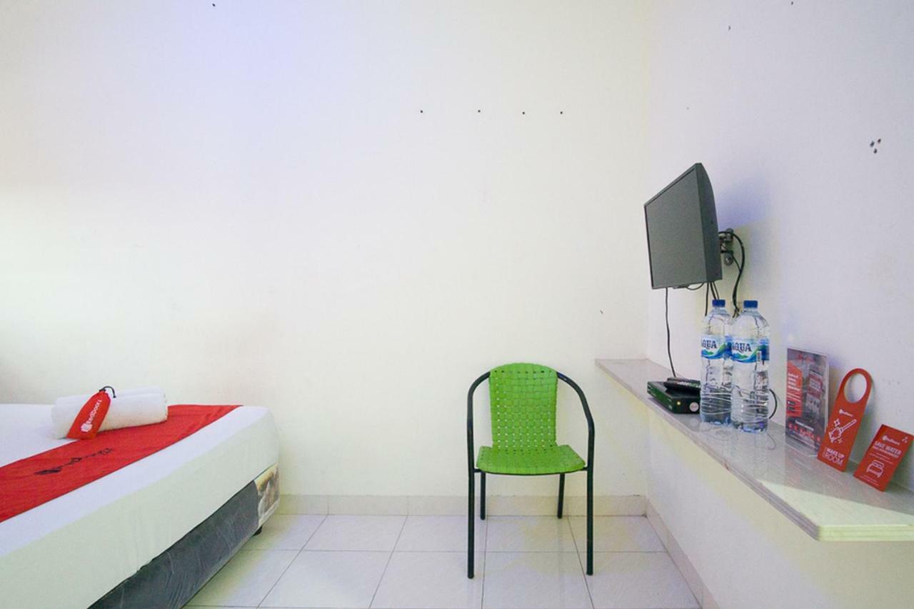 Hotel Reddoorz @ Pematangsiantar 2 Esterno foto