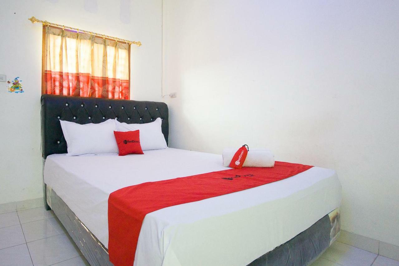 Hotel Reddoorz @ Pematangsiantar 2 Esterno foto