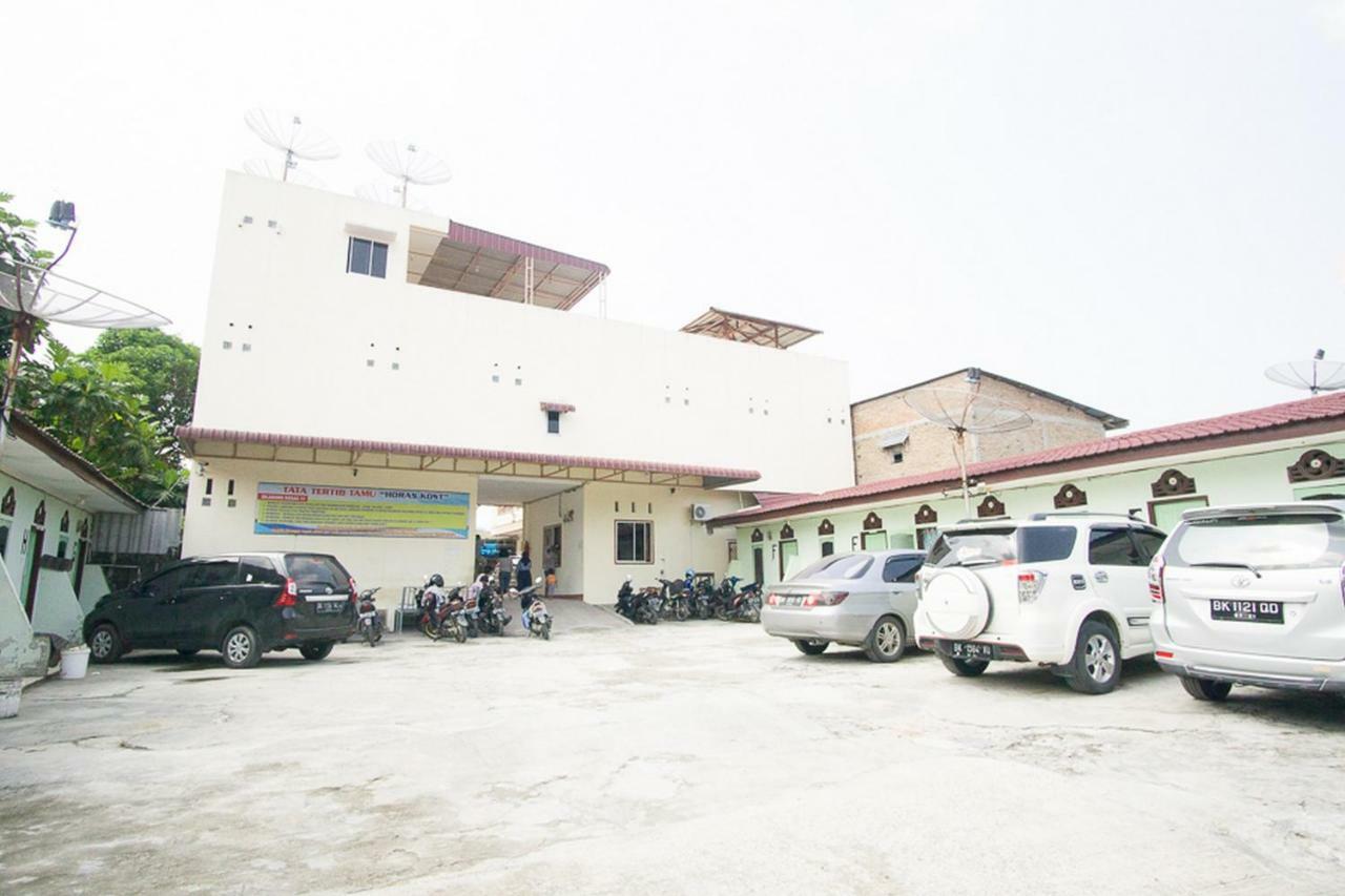 Hotel Reddoorz @ Pematangsiantar 2 Esterno foto