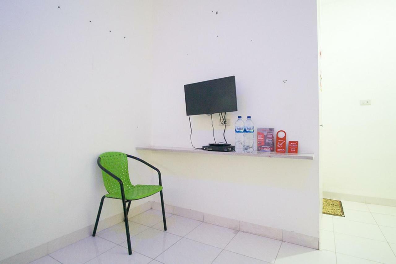 Hotel Reddoorz @ Pematangsiantar 2 Esterno foto