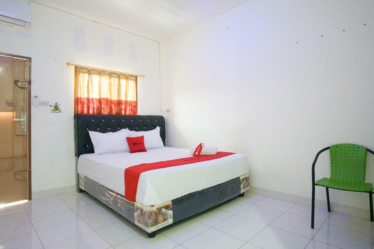 Hotel Reddoorz @ Pematangsiantar 2 Esterno foto