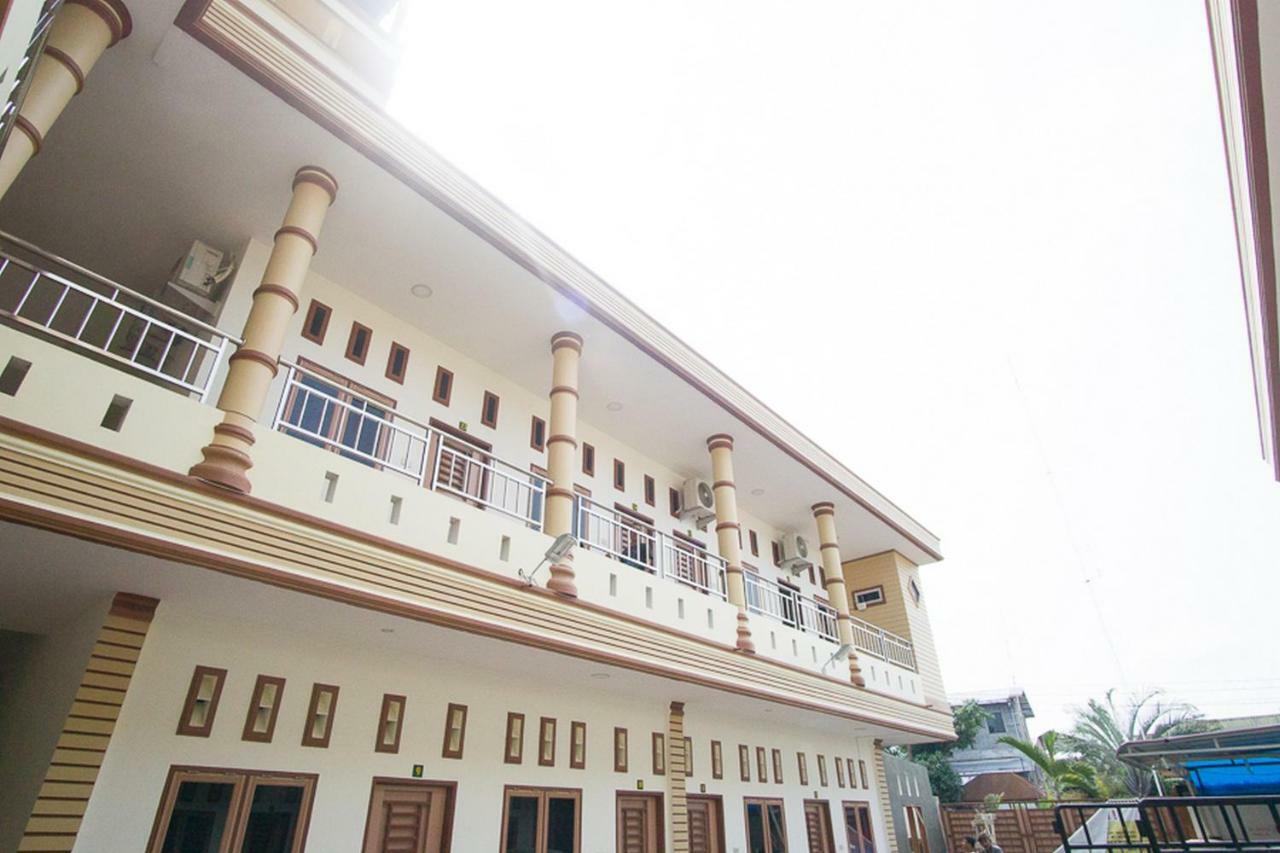 Hotel Reddoorz @ Pematangsiantar 2 Esterno foto